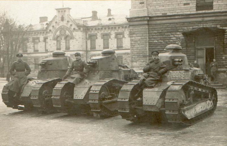 tankRenaultFT-17_tondi_avm-au.jpg