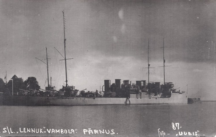 EW miiniristlejad Pärnus.jpg