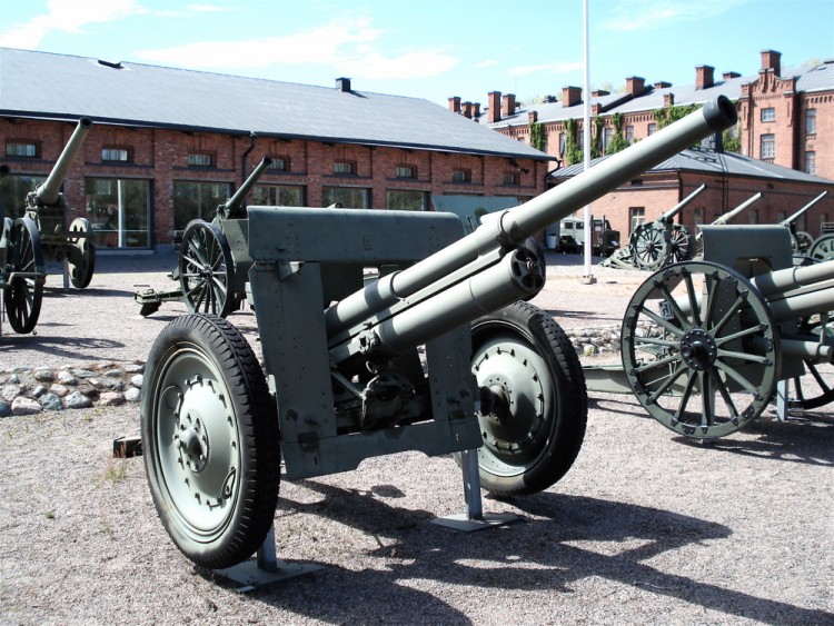 76.2_mm_divisional_gun_M1902-30_L40_2.jpg