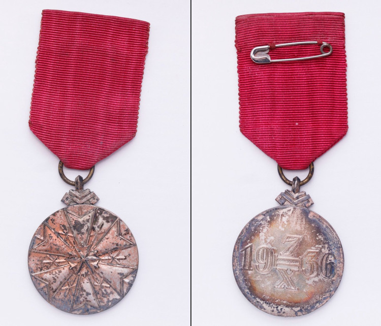 medal.JPG