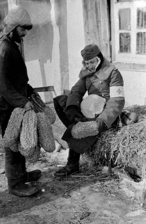 Heinapakid jalga, kangemat sorti läbipaistev vedelik punsusse ja minek!